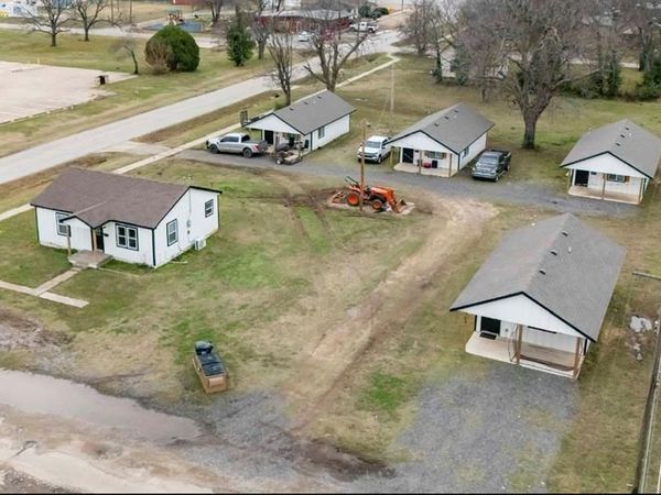 402 N 6th Avenue, Stroud, OK 74079