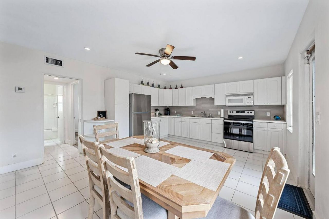 320 Inlet Way, Unit 1, Palm Beach Shores, FL 33404 Photo