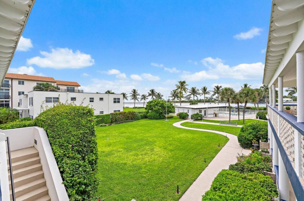 320 Inlet Way, Unit 1, Palm Beach Shores, FL 33404 Photo