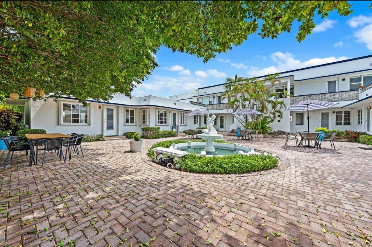 320 Inlet Way, Unit 1, Palm Beach Shores, FL 33404 Photo