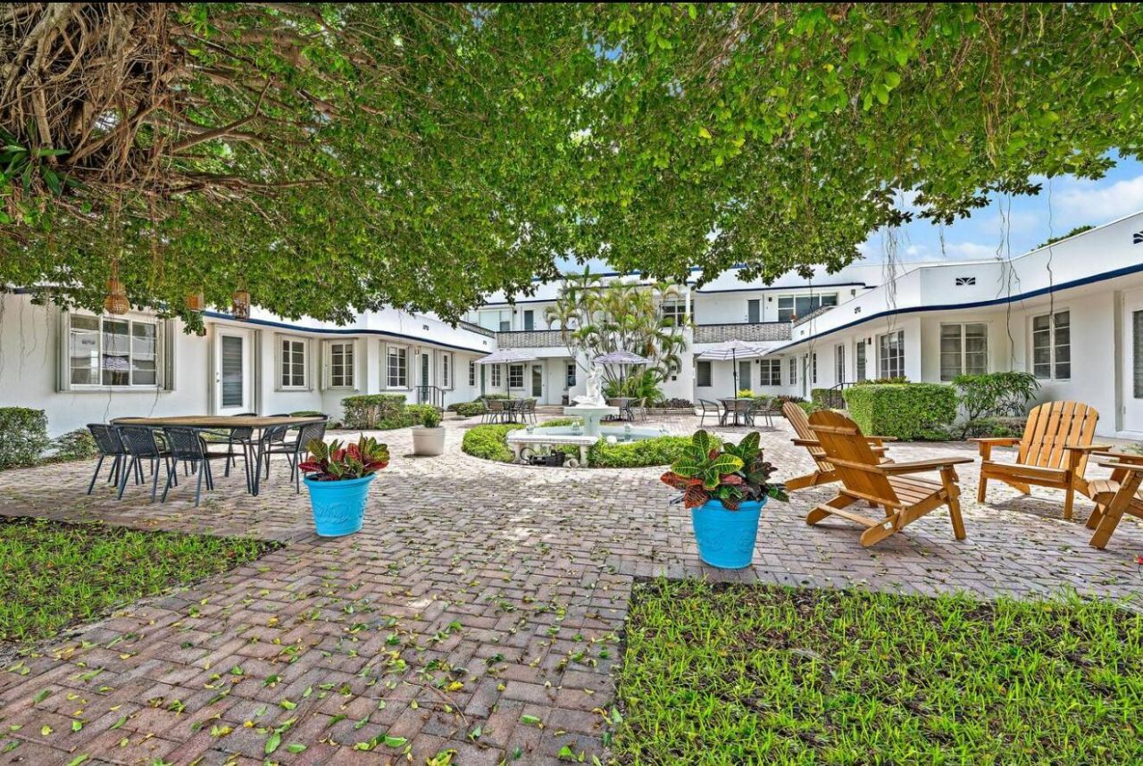 320 Inlet Way, Unit 1, Palm Beach Shores, FL 33404 Photo