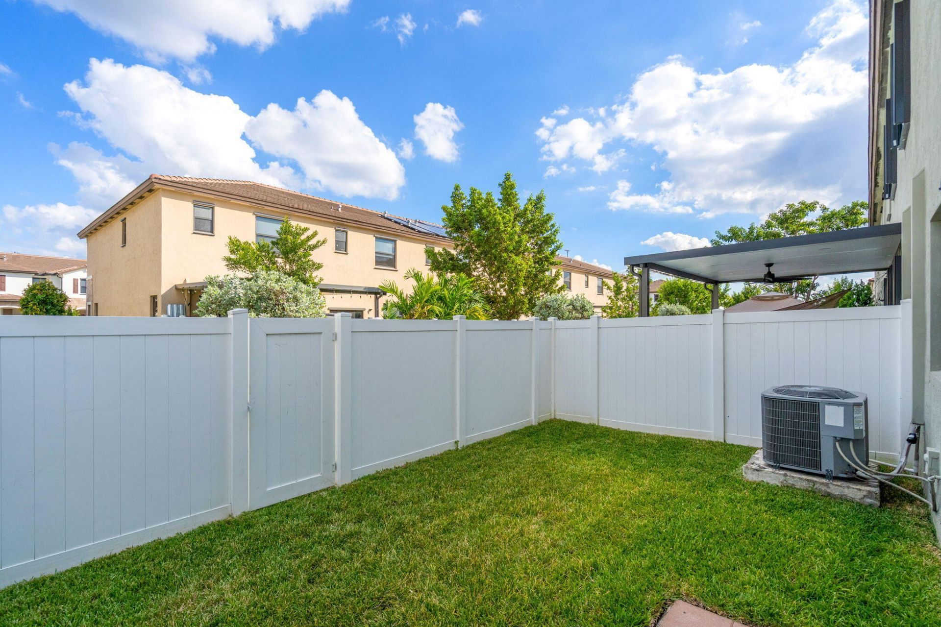 11101 W 33rd Court Court, Hialeah, FL 33018 Photo