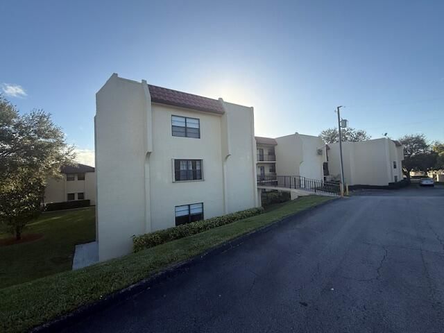 2050 Oleander Boulevard, Unit 7-106, Fort Pierce, FL 34950 Photo