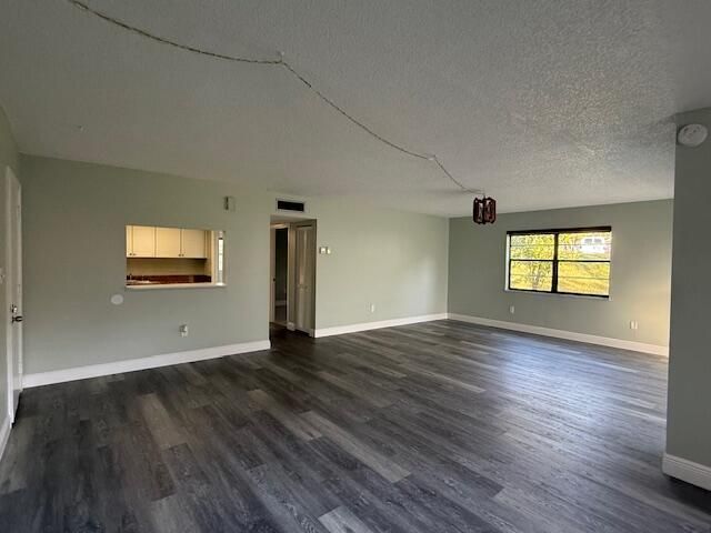 2050 Oleander Boulevard, Unit 7-106, Fort Pierce, FL 34950 Photo