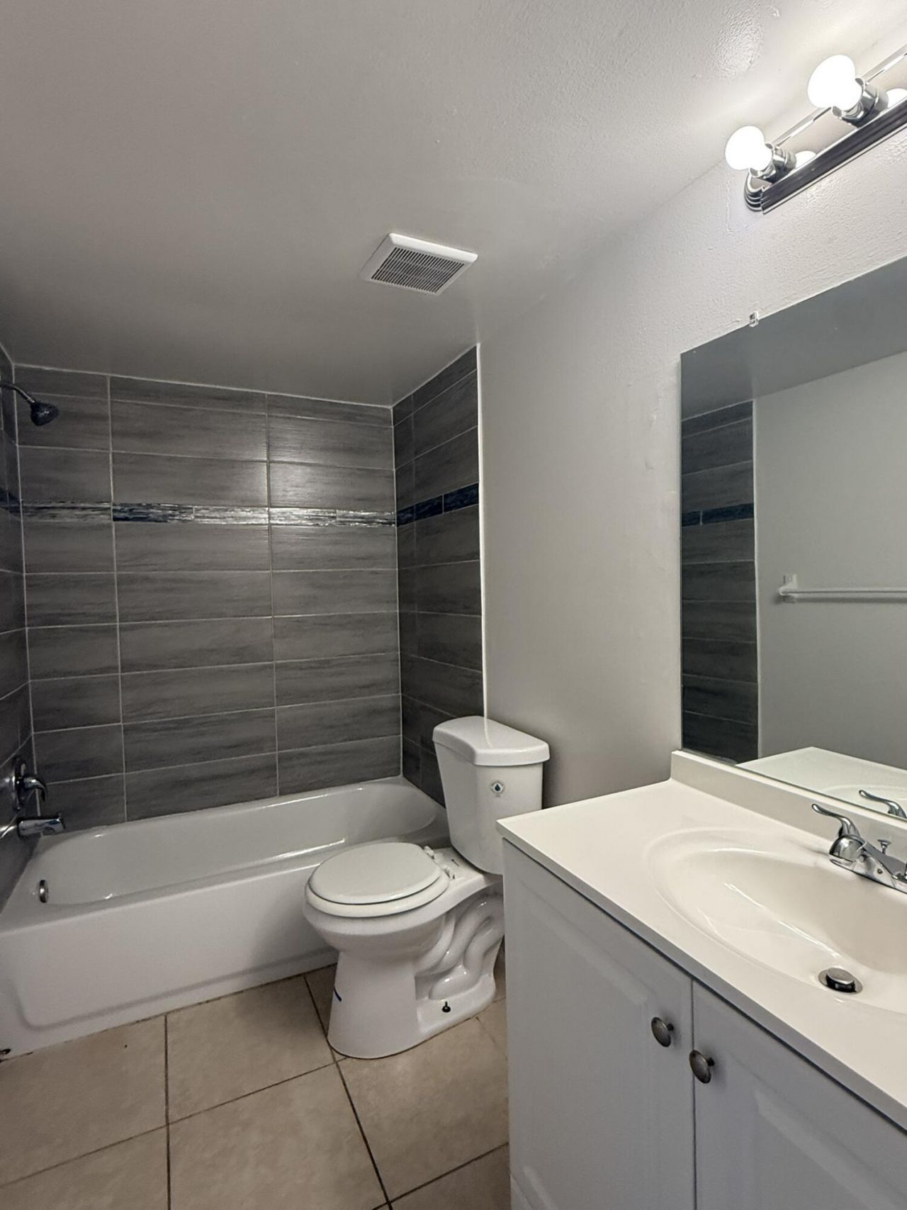 2050 Oleander Boulevard, Unit 7-106, Fort Pierce, FL 34950 Photo