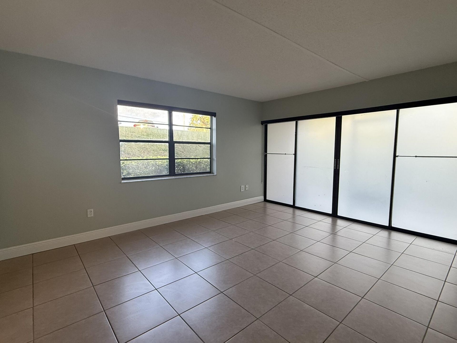 2050 Oleander Boulevard, Unit 7-106, Fort Pierce, FL 34950 Photo