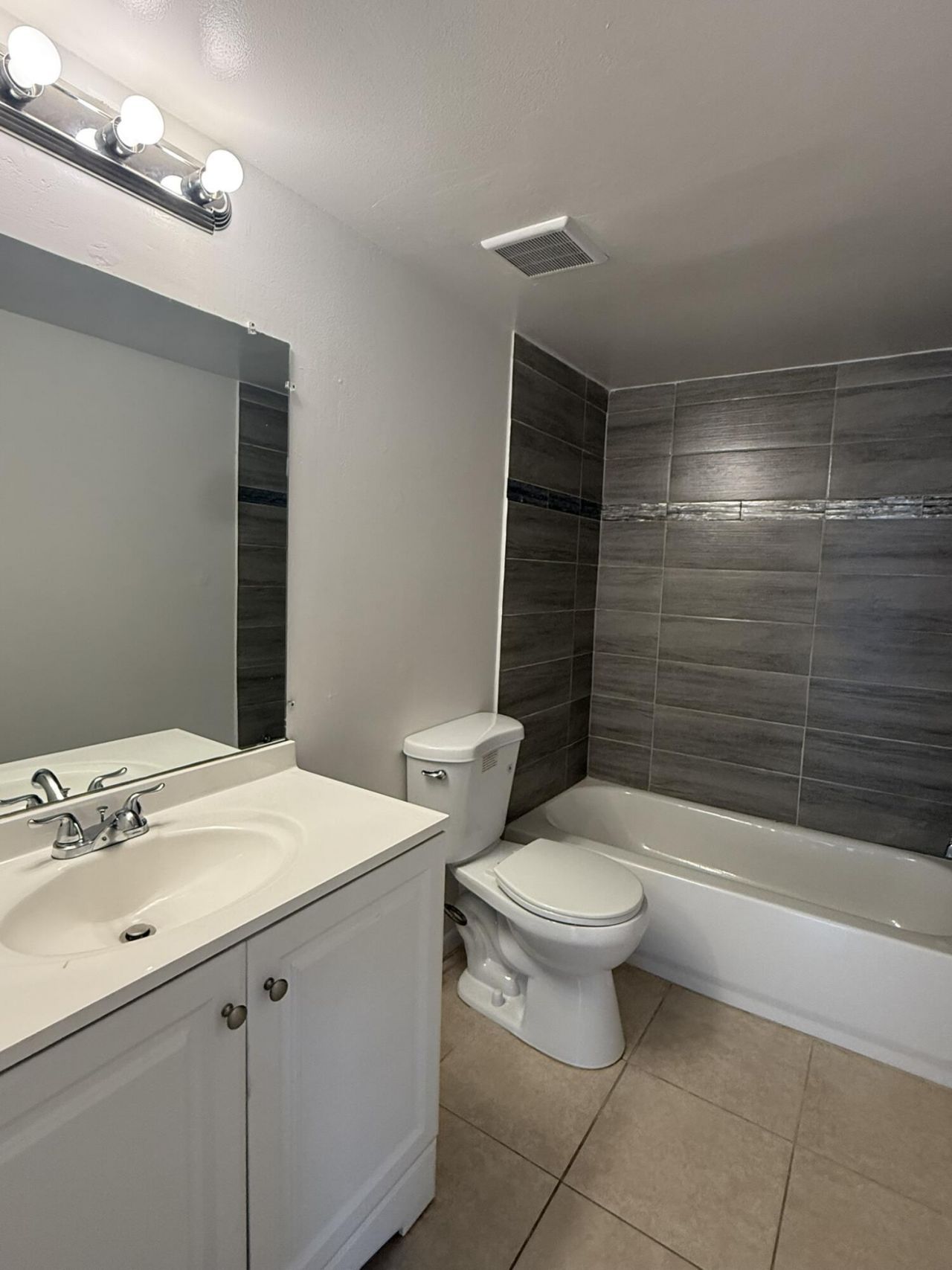 2050 Oleander Boulevard, Unit 7-106, Fort Pierce, FL 34950 Photo