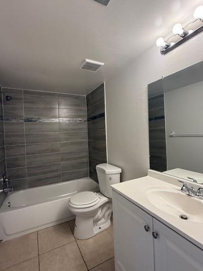 2050 Oleander Boulevard, Unit 7-106, Fort Pierce, FL 34950 Photo