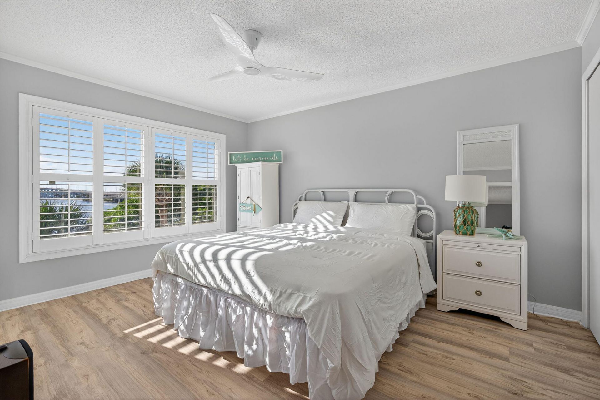 390 NE Edgewater Drive, Unit 403, Stuart, FL 34996 Photo