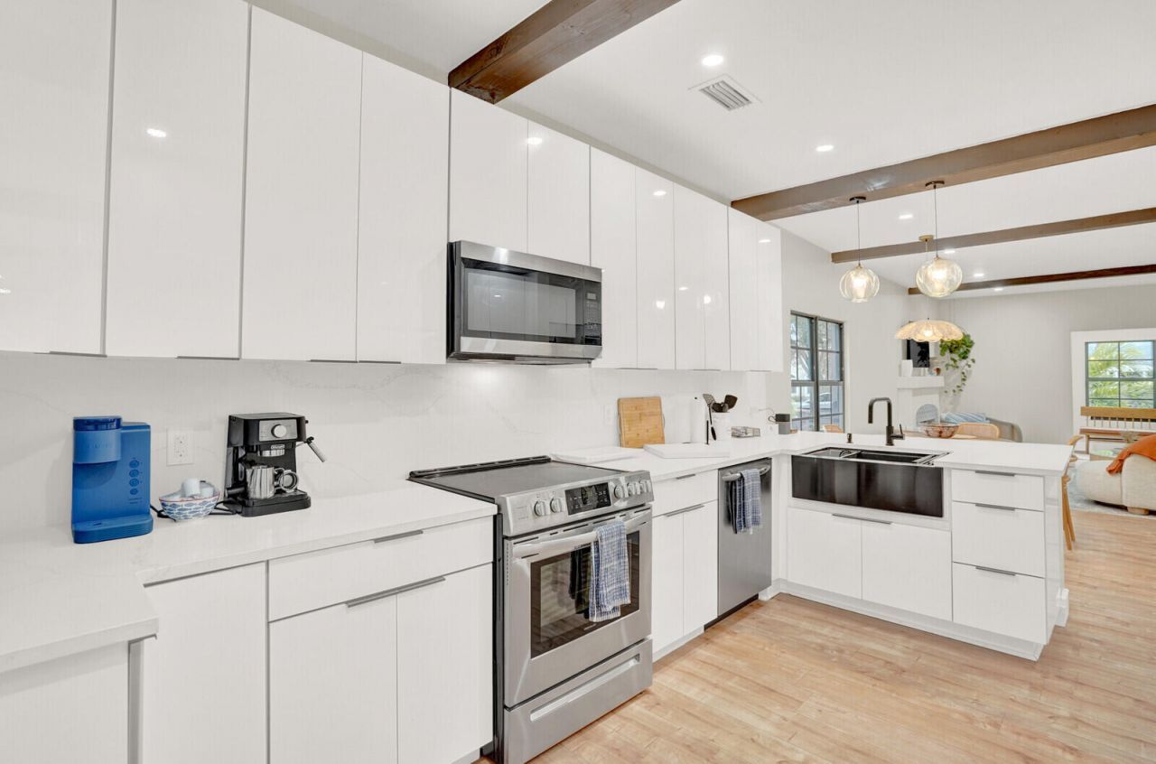 727 S Fernwood Drive S, West Palm Beach, FL 33405 Photo