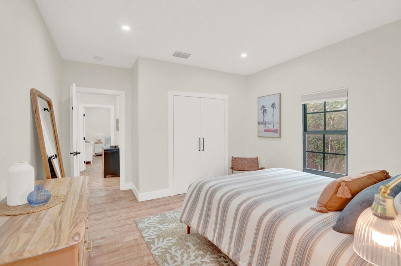 727 S Fernwood Drive S, West Palm Beach, FL 33405 Photo