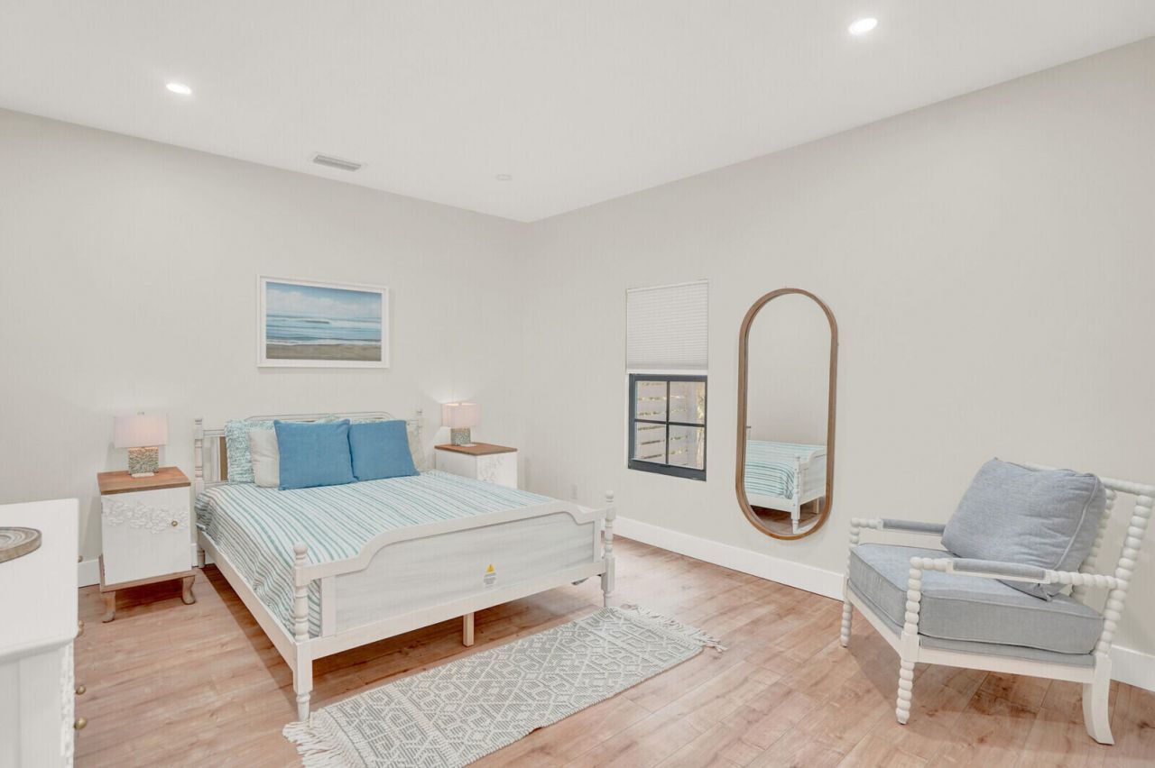 727 S Fernwood Drive S, West Palm Beach, FL 33405 Photo