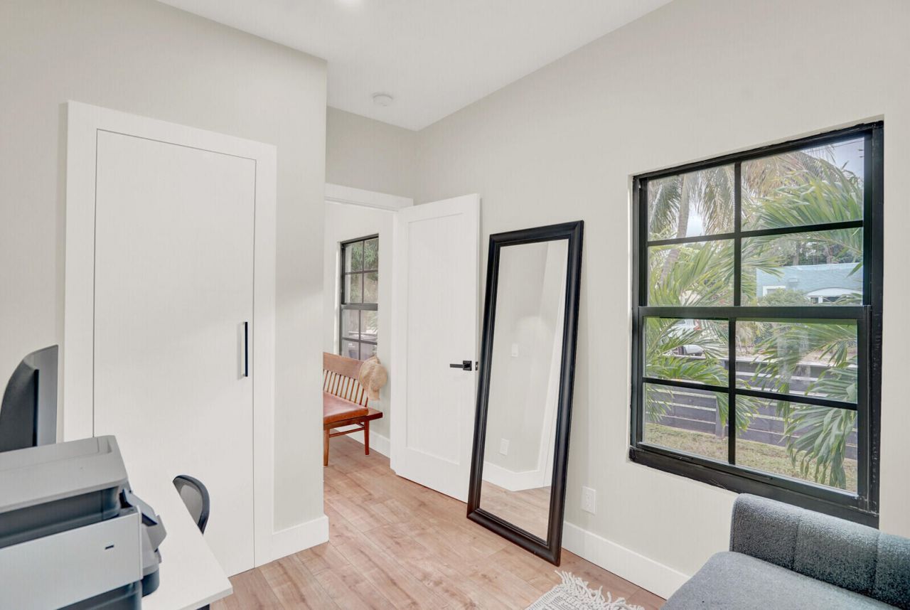 727 S Fernwood Drive S, West Palm Beach, FL 33405 Photo