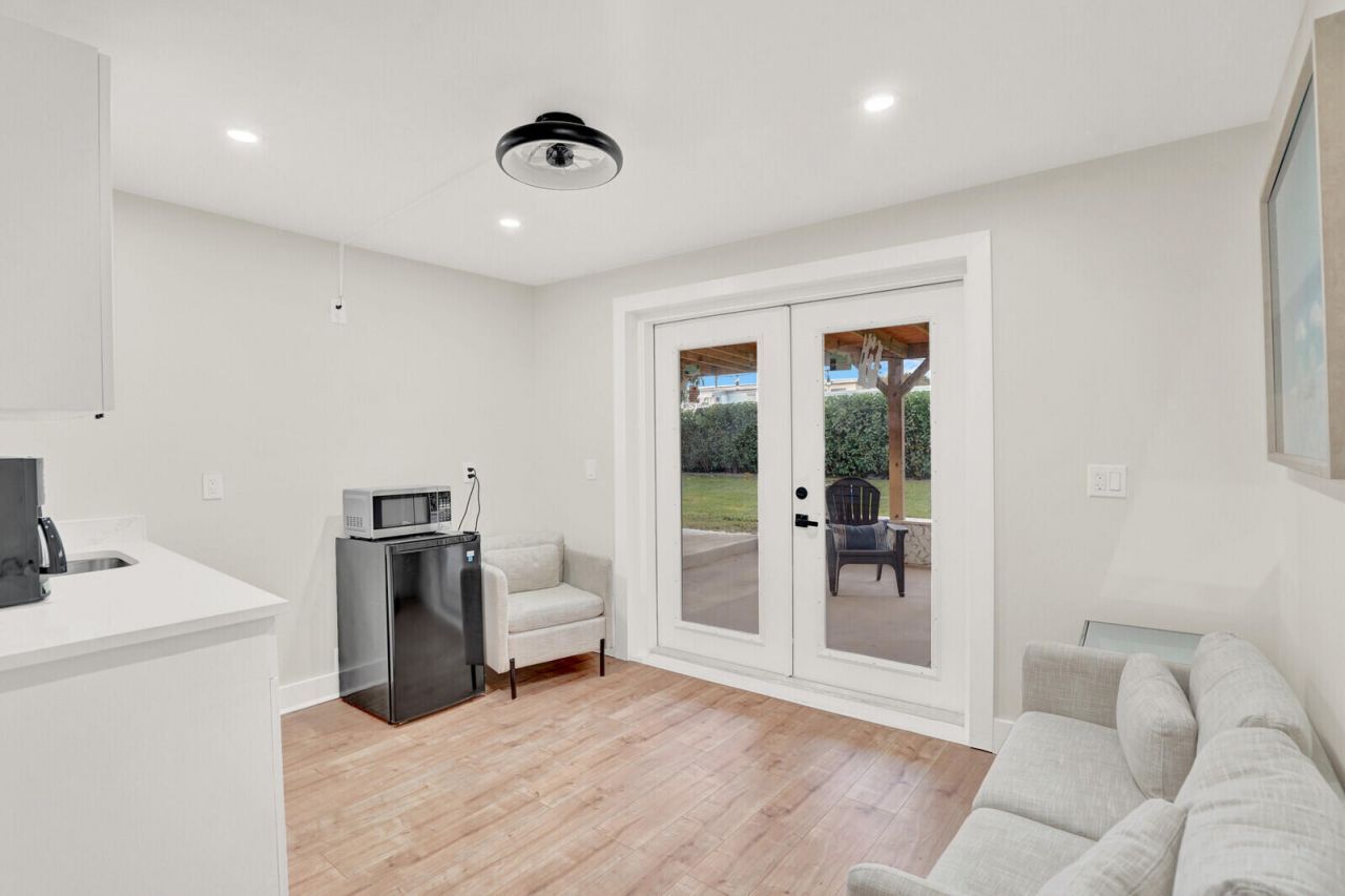 727 S Fernwood Drive S, West Palm Beach, FL 33405 Photo