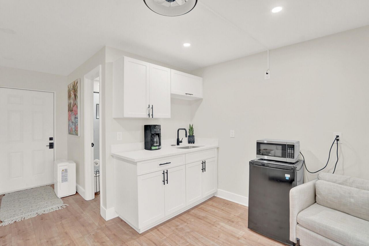 727 S Fernwood Drive S, West Palm Beach, FL 33405 Photo