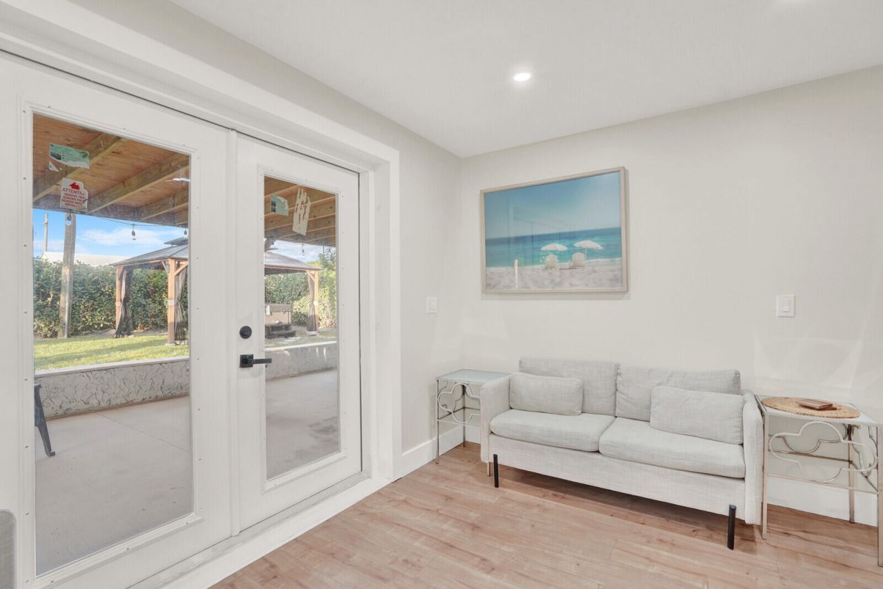 727 S Fernwood Drive S, West Palm Beach, FL 33405 Photo