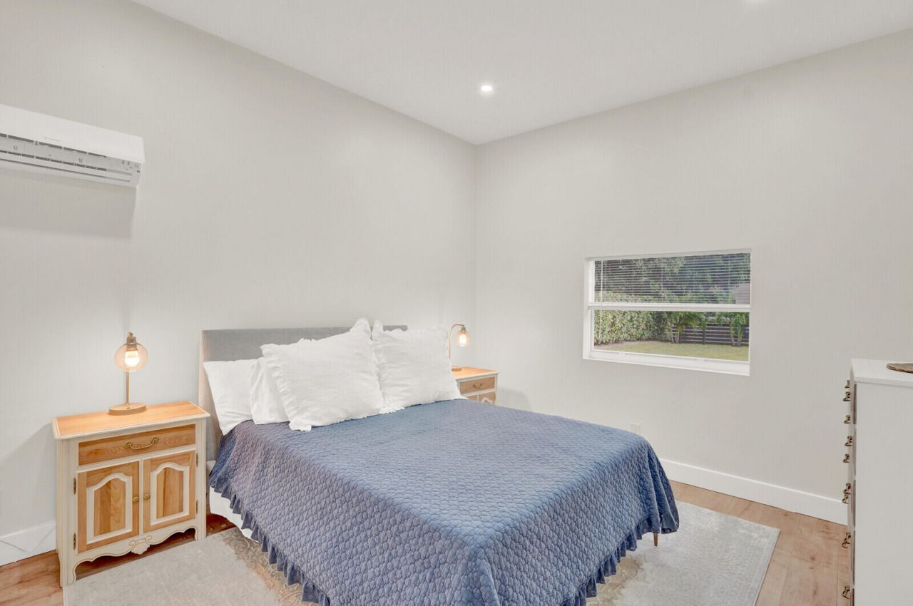 727 S Fernwood Drive S, West Palm Beach, FL 33405 Photo