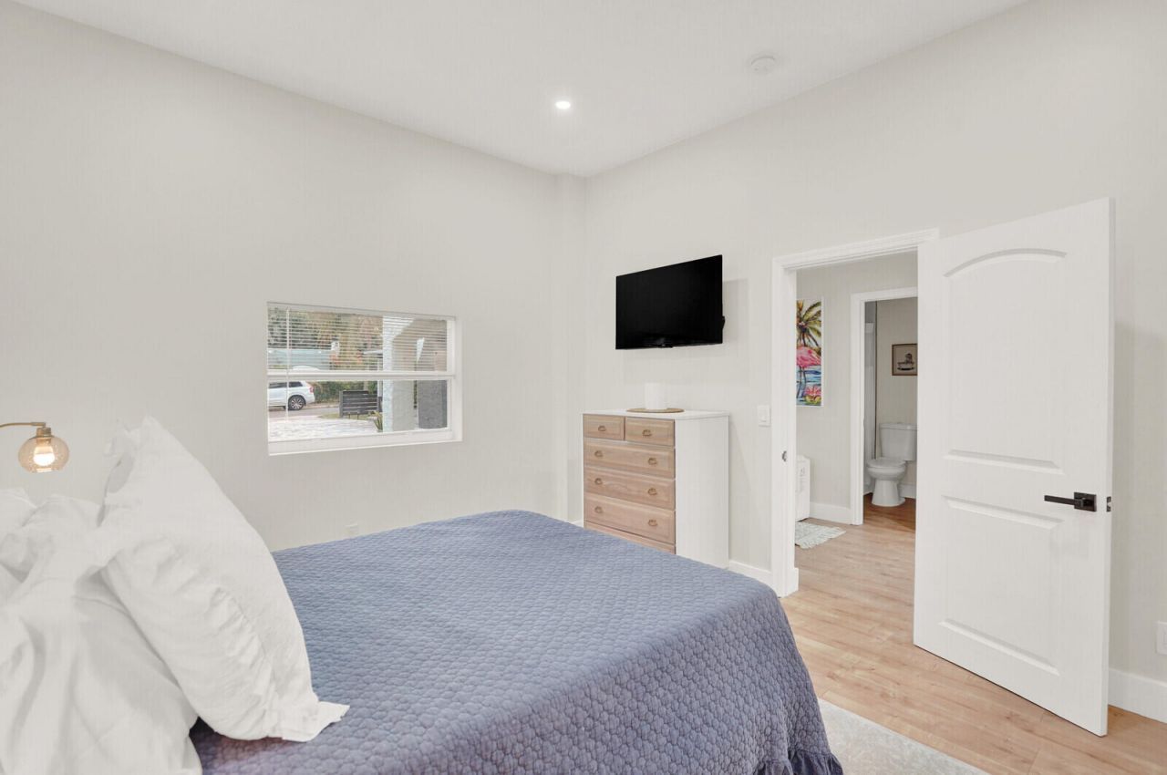 727 S Fernwood Drive S, West Palm Beach, FL 33405 Photo