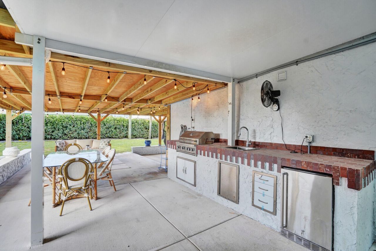 727 S Fernwood Drive S, West Palm Beach, FL 33405 Photo