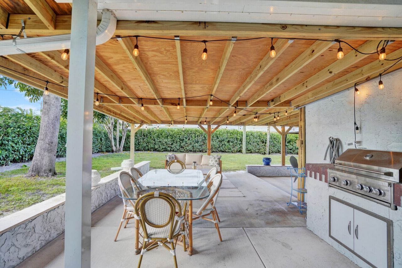 727 S Fernwood Drive S, West Palm Beach, FL 33405 Photo