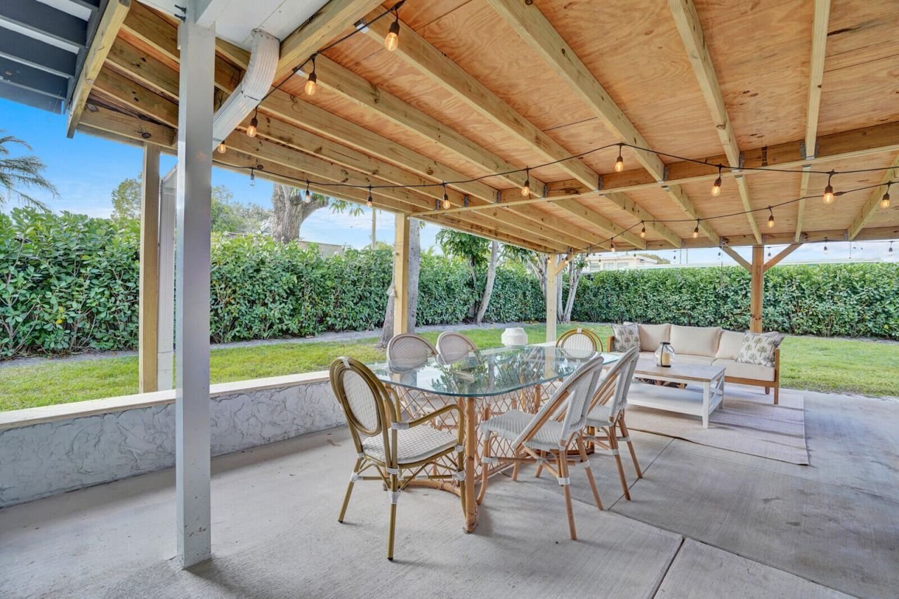 727 S Fernwood Drive S, West Palm Beach, FL 33405 Photo