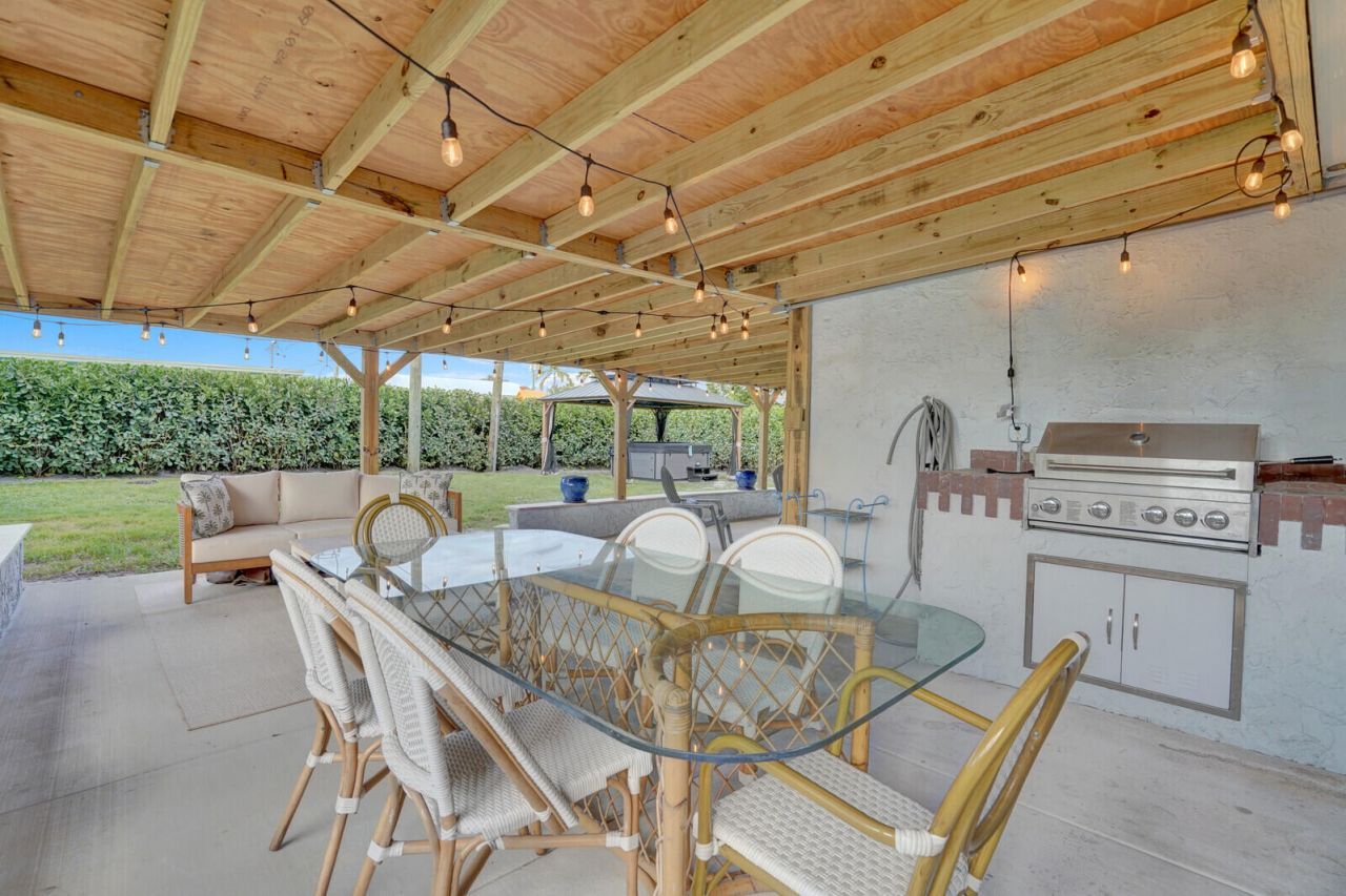 727 S Fernwood Drive S, West Palm Beach, FL 33405 Photo