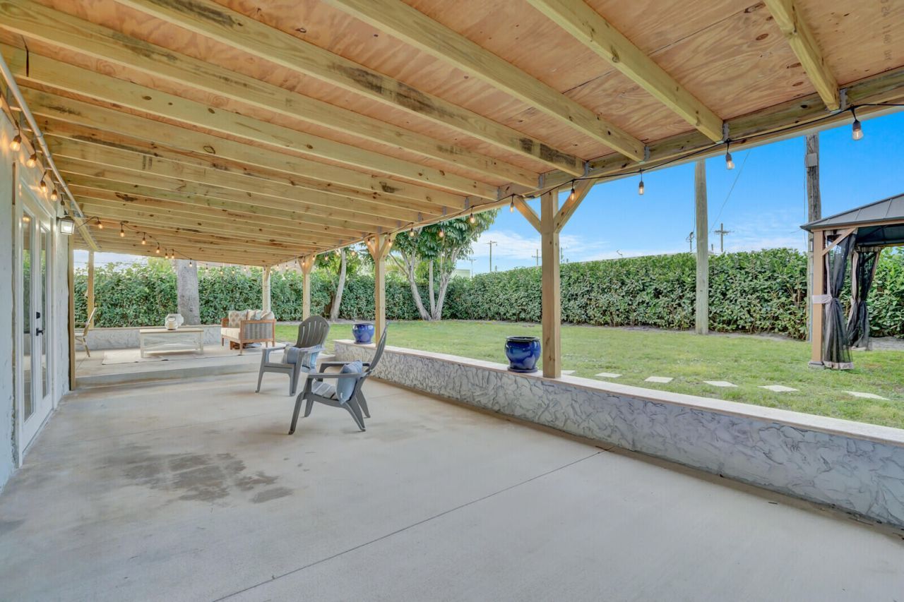 727 S Fernwood Drive S, West Palm Beach, FL 33405 Photo