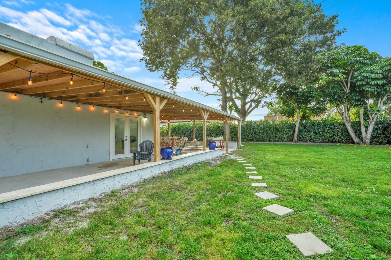 727 S Fernwood Drive S, West Palm Beach, FL 33405 Photo