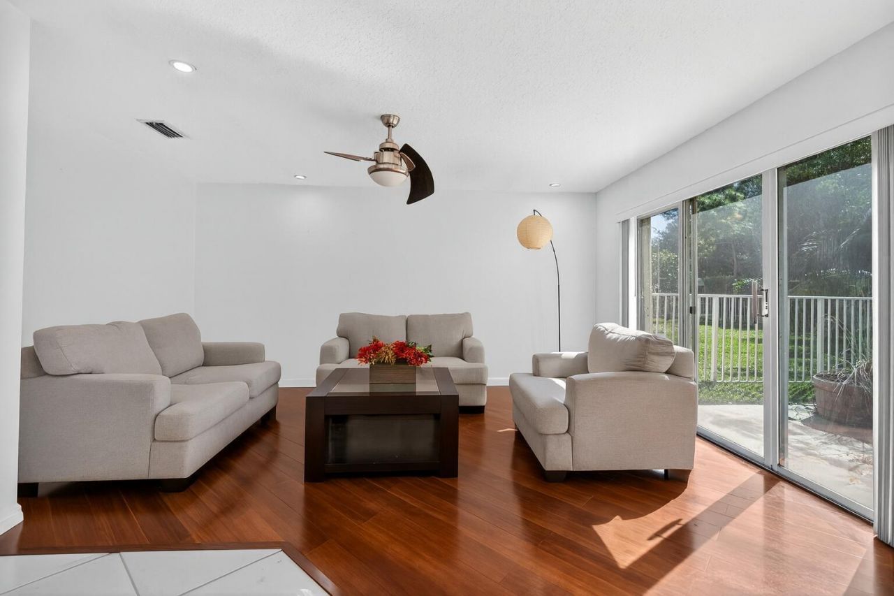 7004 Galleon Cove Circle, Riviera Beach, FL 33418 Photo