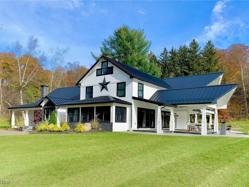 37250 Chardon Road, Willoughby Hills, OH 44094 Photo 3