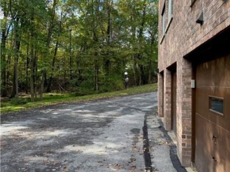 6895 Carriage Hill Drive, Unit E77, Brecksville, OH 44141 Photo 22