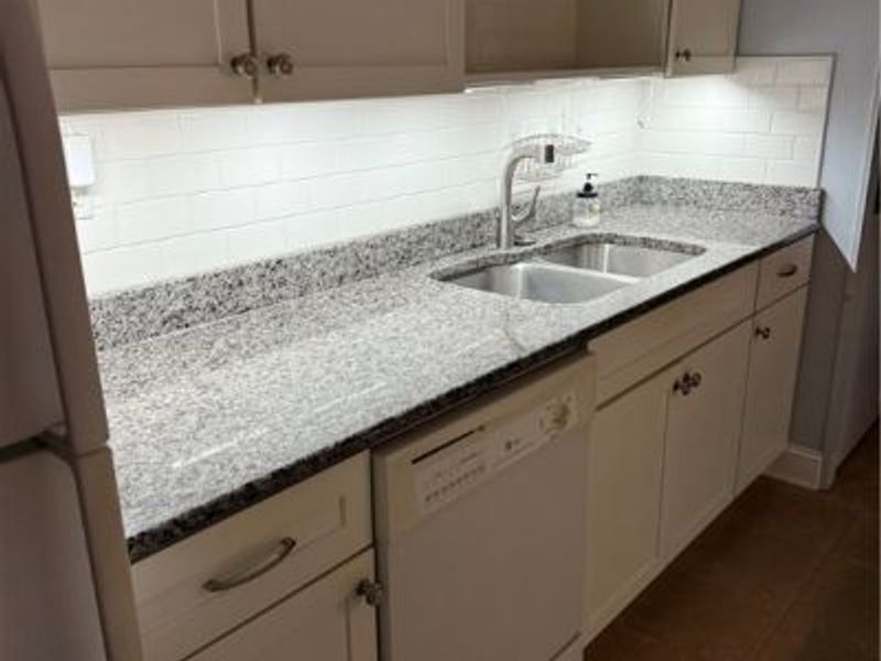 6895 Carriage Hill Drive, Unit E77, Brecksville, OH 44141 Photo 5