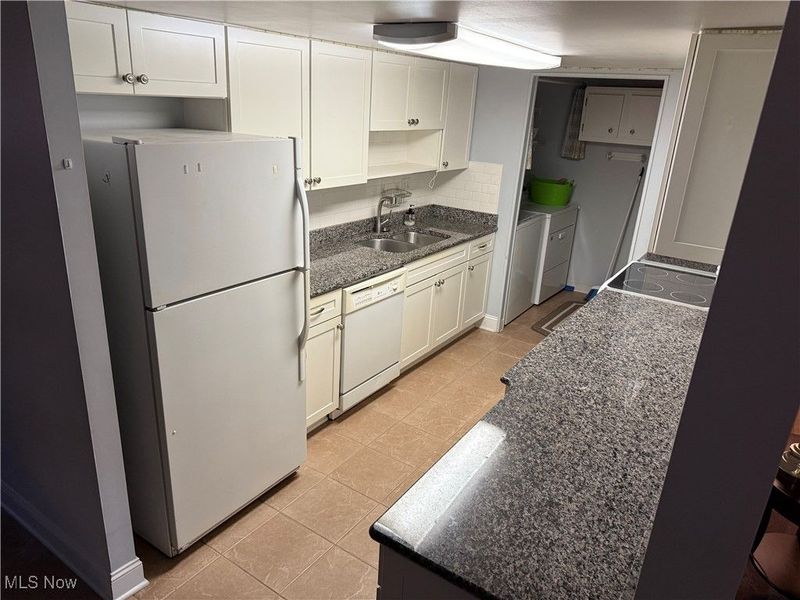 6895 Carriage Hill Drive, Unit E77, Brecksville, OH 44141 Photo 6