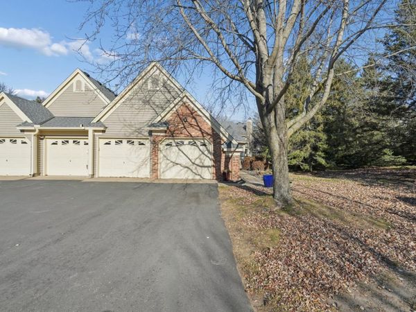 1602 Wexford Way, Woodbury, MN 55125