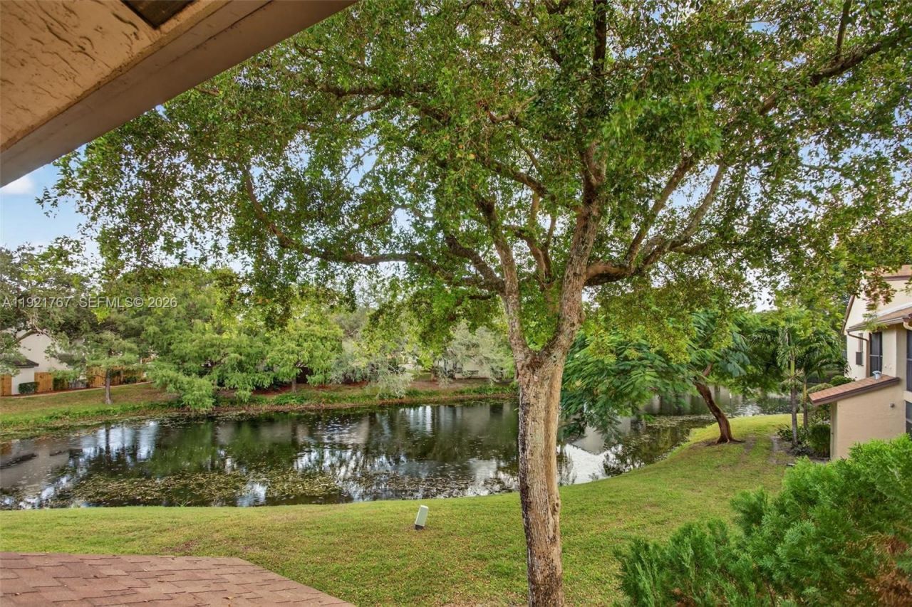 3697 Cocoplum Cir, Unit 3537, Coconut Creek, FL 33063 Photo