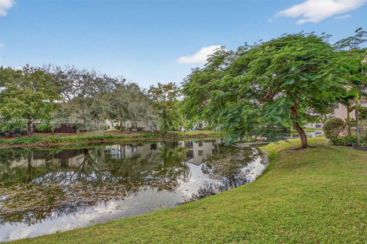 3697 Cocoplum Cir, Unit 3537, Coconut Creek, FL 33063 Photo