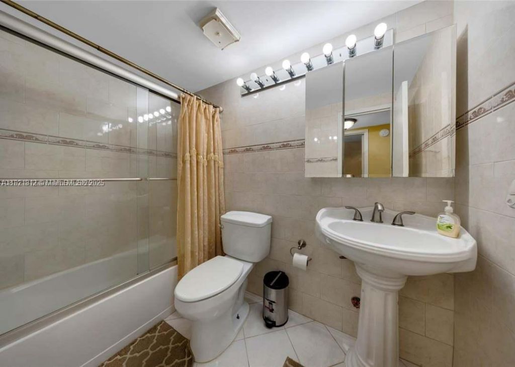 Please Call For Address, Unit 112, Lauderdale Lakes, FL 33311 Photo