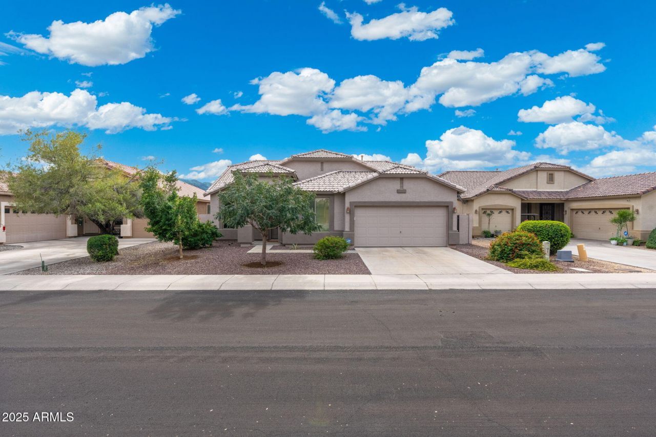2415 W Melody Drive, Phoenix, AZ 85041 Main Photo