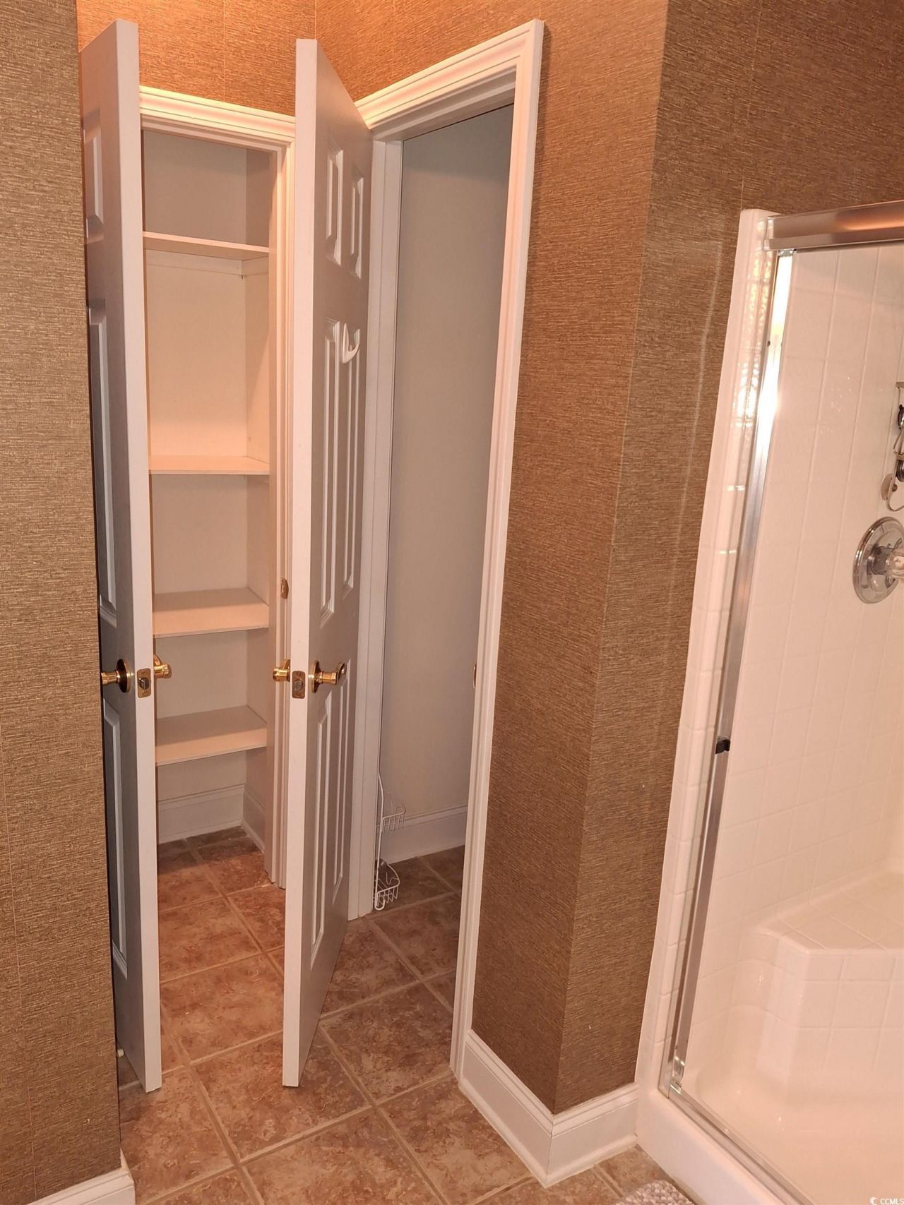 1100 Commons Blvd. Photo 36