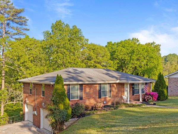 74 Kriswood Drive, Rossville, GA 30741