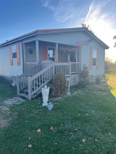 301 S Walnut Avenue, Garrison, IA 52229 Main Photo