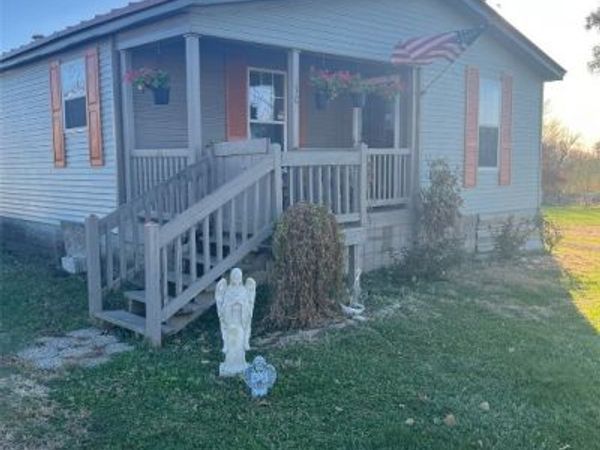 301 S Walnut Avenue, Garrison, IA 52229