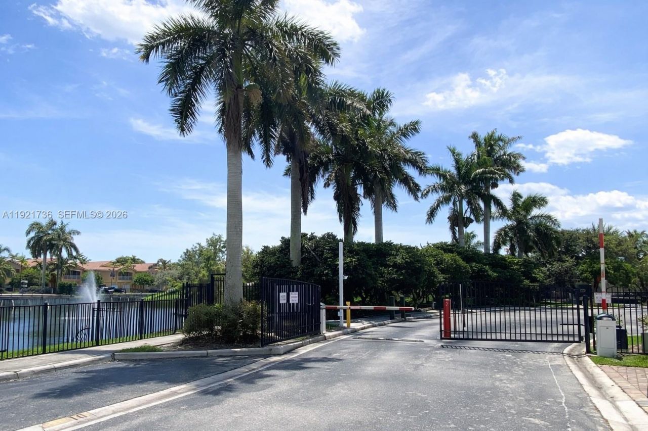 1718 Carvelle Dr, Unit 1718, Riviera Beach, FL 33404 Photo