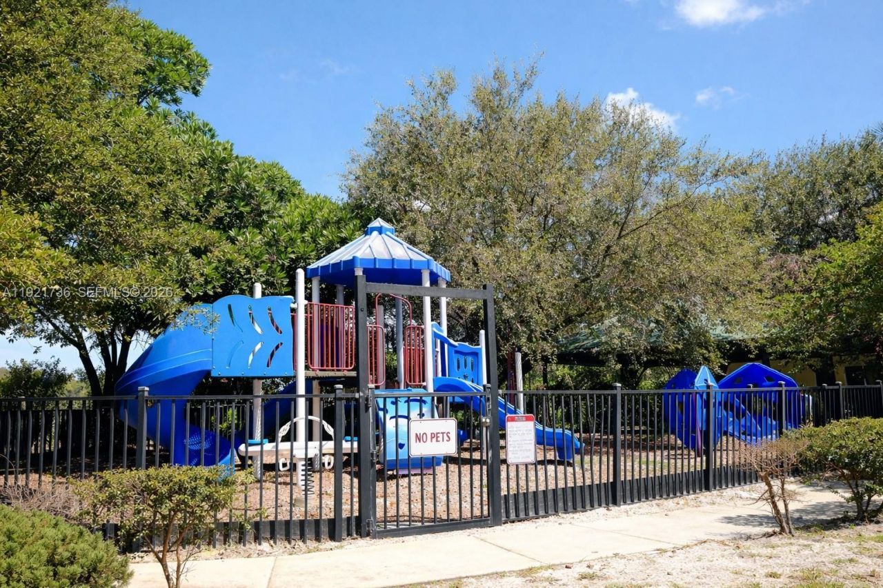 1718 Carvelle Dr, Unit 1718, Riviera Beach, FL 33404 Photo