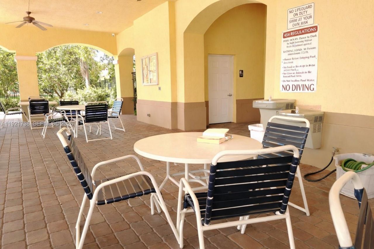 1718 Carvelle Dr, Unit 1718, Riviera Beach, FL 33404 Photo