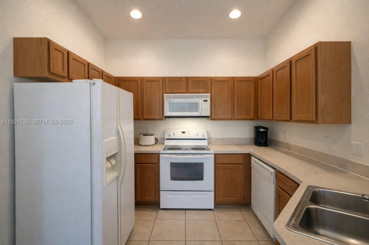 1718 Carvelle Dr, Unit 1718, Riviera Beach, FL 33404 Photo