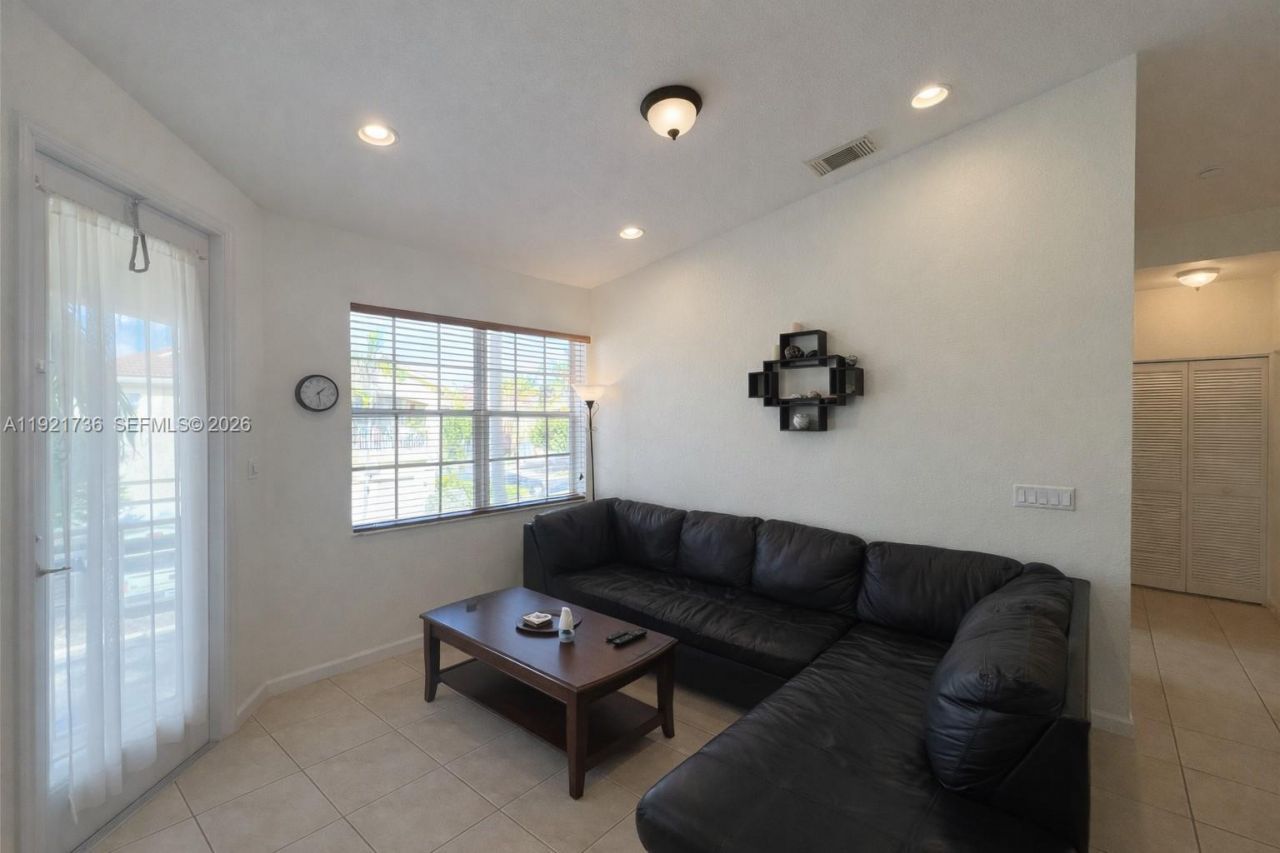 1718 Carvelle Dr, Unit 1718, Riviera Beach, FL 33404 Photo