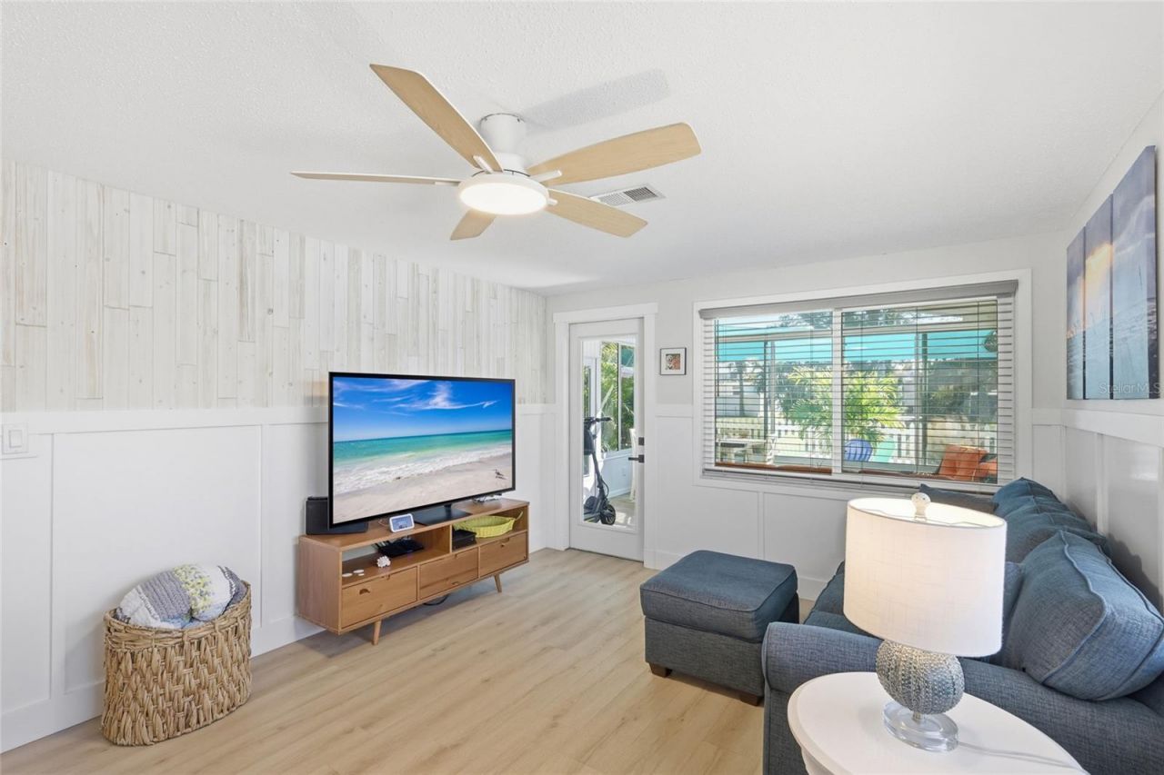 417 63rd Street, Holmes Beach, FL 34217 Photo