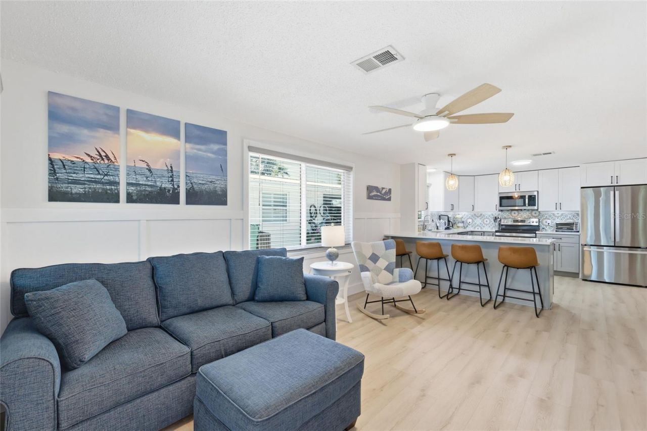 417 63rd Street, Holmes Beach, FL 34217 Photo