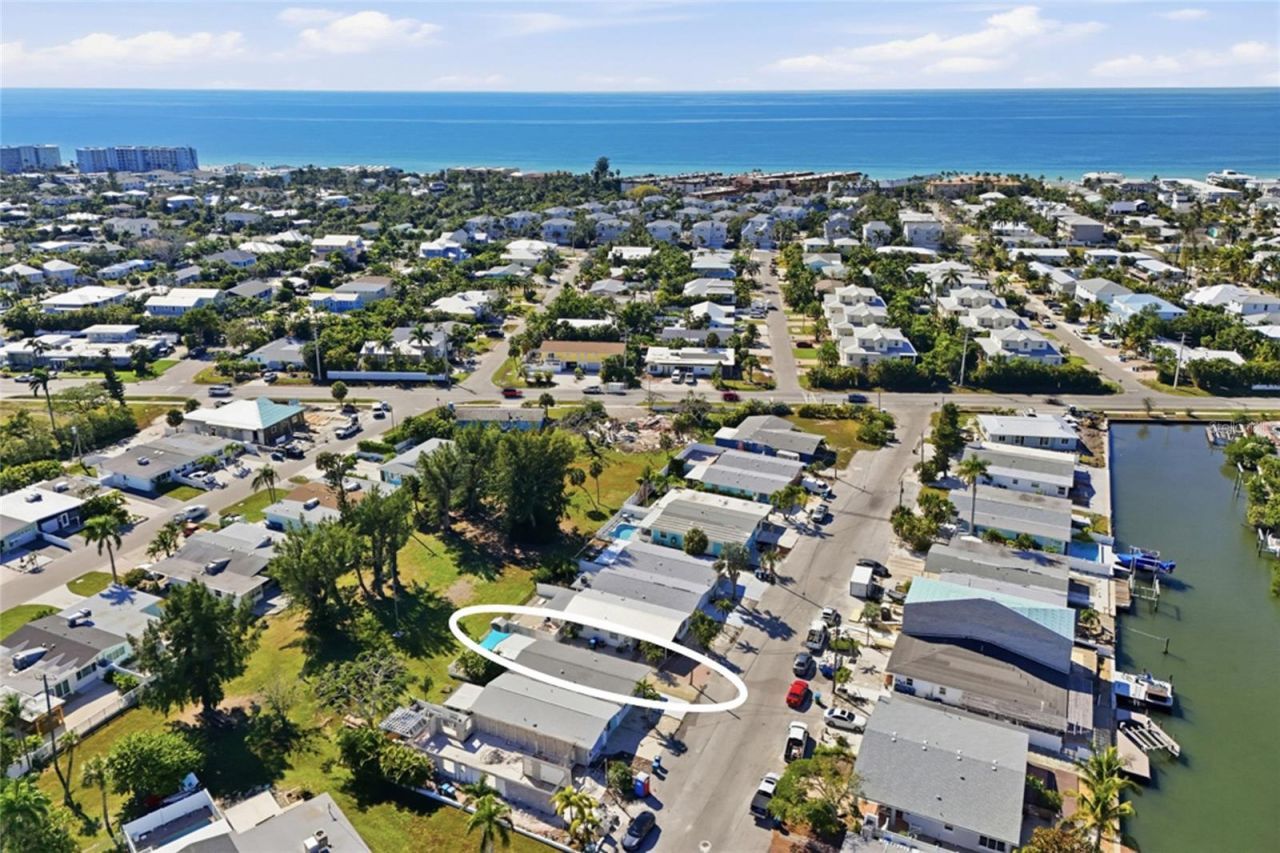 417 63rd Street, Holmes Beach, FL 34217 Photo